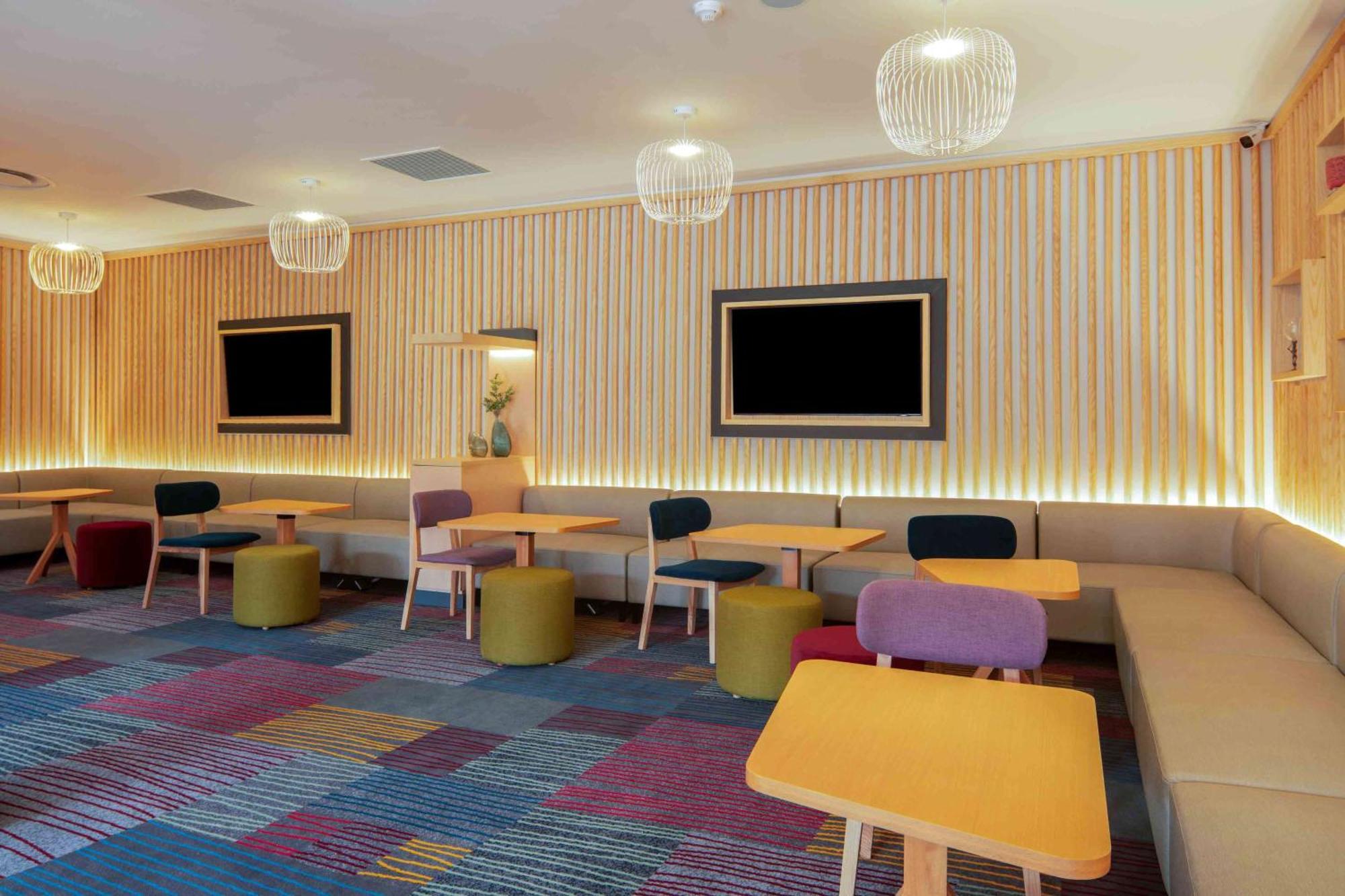 Hampton By Hilton Sandton Grayston Hotel Johannesburg